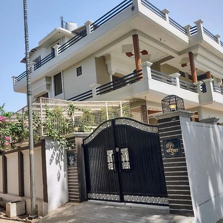 Ayodhya Paarijaat Homestay & Guesthouse מראה חיצוני תמונה