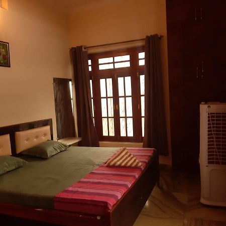 Ayodhya Paarijaat Homestay & Guesthouse מראה חיצוני תמונה